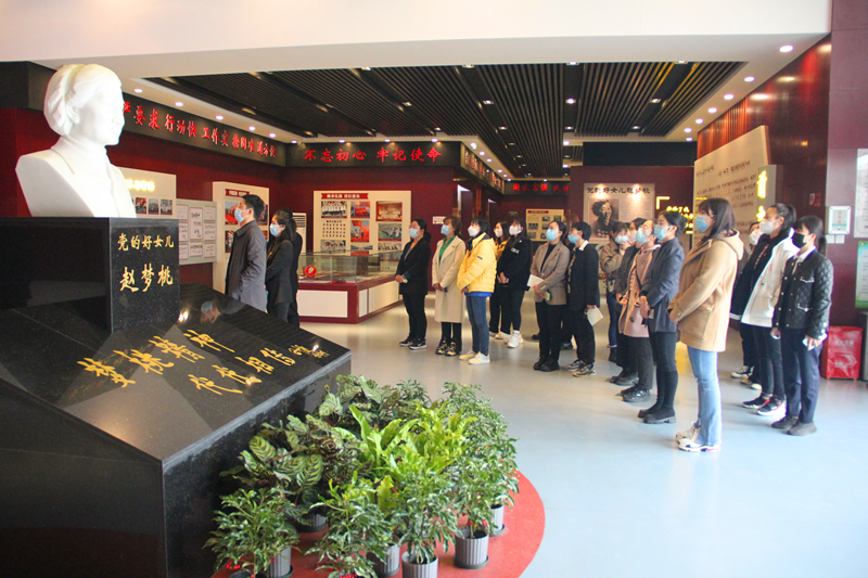 新型能源公司工會(huì)開展“弘揚(yáng)趙夢(mèng)桃精神 爭(zhēng)當(dāng)巾幗楷?！弊剷?huì)-3.png
