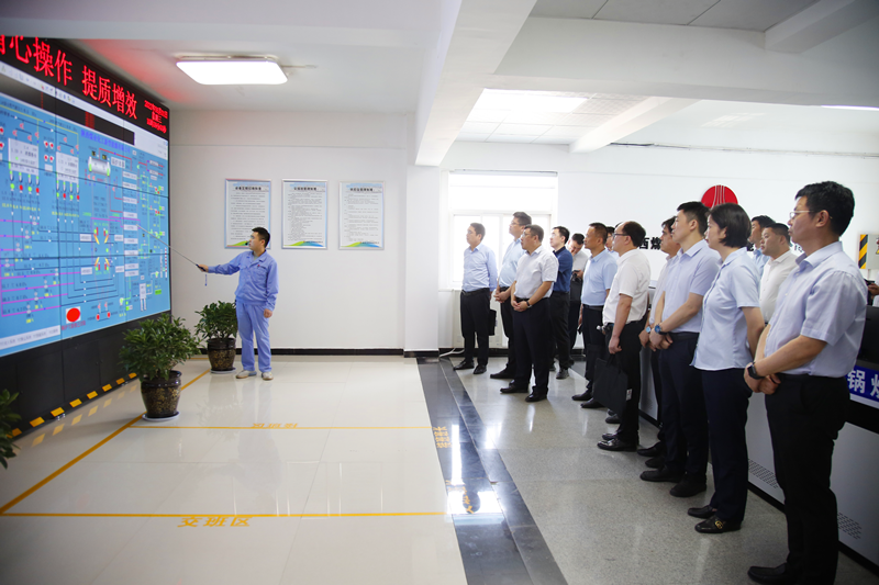 新型能源公司召開2022年“安全生產(chǎn)月”啟動儀式暨安全生產(chǎn)標(biāo)準(zhǔn)化建設(shè)現(xiàn)場會-4.png