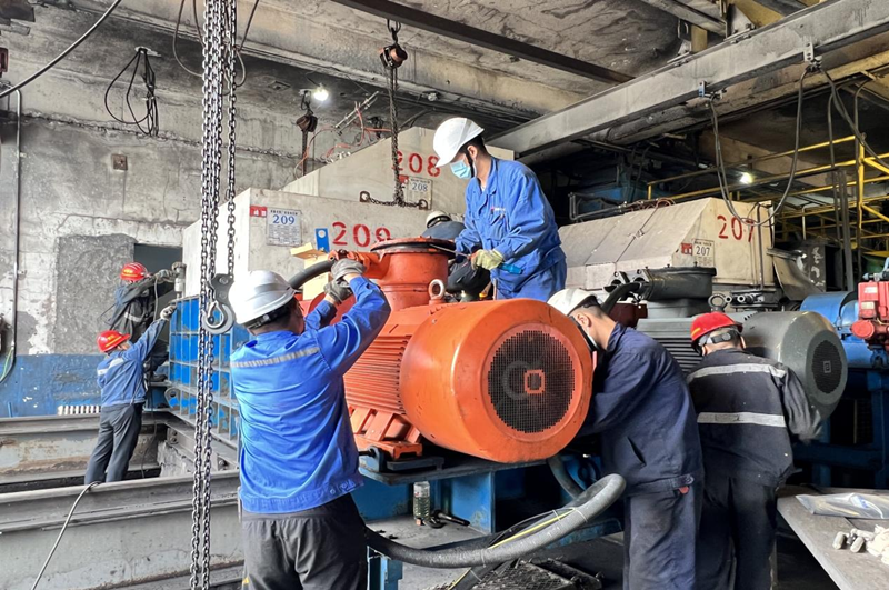 選煤公司涌鑫選煤廠爭分奪秒更換破碎機(jī)，跑出洗選“加速度”-1.png