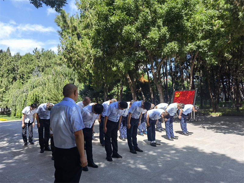 選煤公司陜北黨小組開展“黨在我心中，永遠(yuǎn)跟黨走”主題黨日活動-2.png
