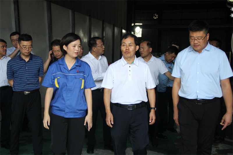 咸陽(yáng)市常委、副市長(zhǎng)楊武民到新型能源咸陽(yáng)公司考察調(diào)研-1.png