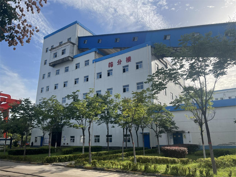 廠區(qū)穿“新衣”換新顏，選煤公司小莊選煤廠刷出靚麗風(fēng)景線-2.png