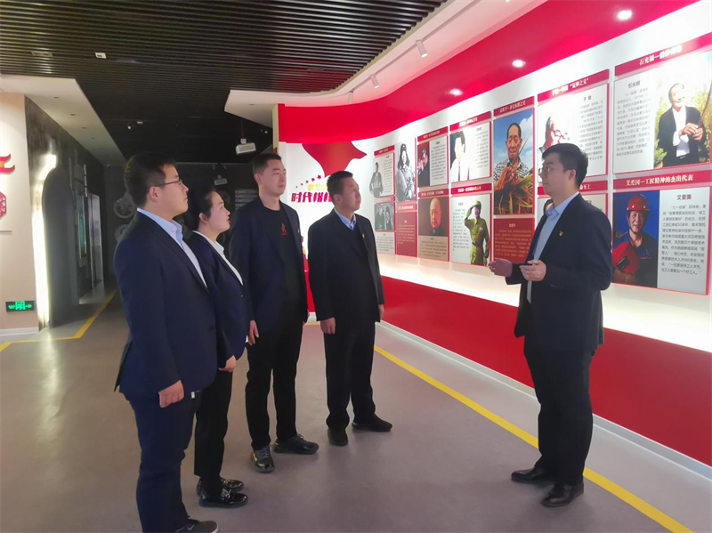 神木分公司項(xiàng)目運(yùn)營(yíng)黨支部開展“學(xué)習(xí)黨的二十大  弘揚(yáng)憲法精神”主題黨日活動(dòng).png