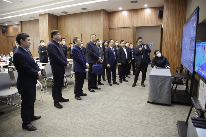 陜煤集團(tuán)黨委副書(shū)記張海泉到新型能源西安公司宣講黨的二十大精神4.png 陜煤集團(tuán)黨委副書(shū)記張海泉到新型能源西安公司宣講黨的二十大精神4.png