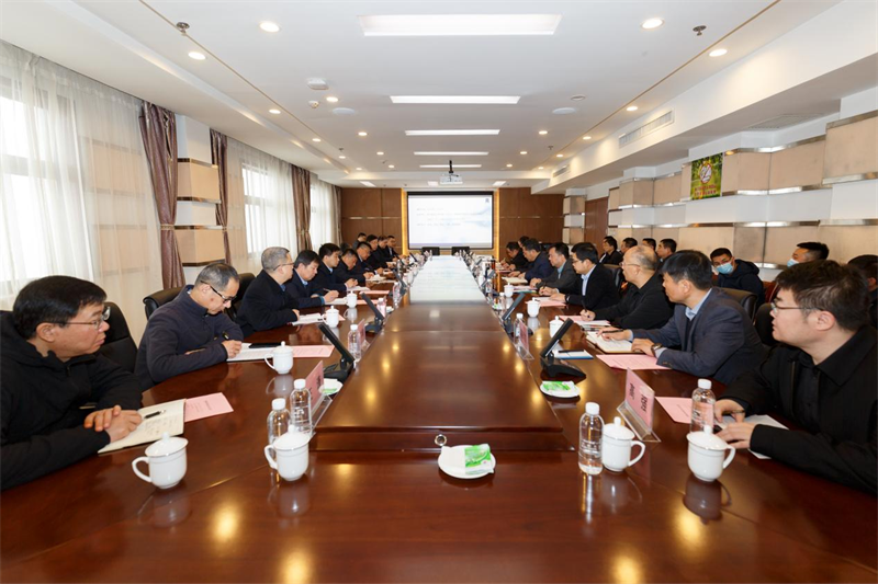 徐國強一行到彬長集團(tuán)文家坡礦業(yè)公司交流座談.png