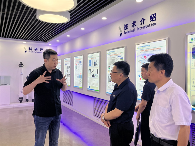 徐國強(qiáng)帶隊(duì)赴西安建筑科技大學(xué)陜西省膜分離研究院考察調(diào)研2.png